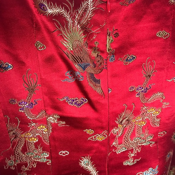 red satin embroidered dress with side slit - Picture 5 of 5